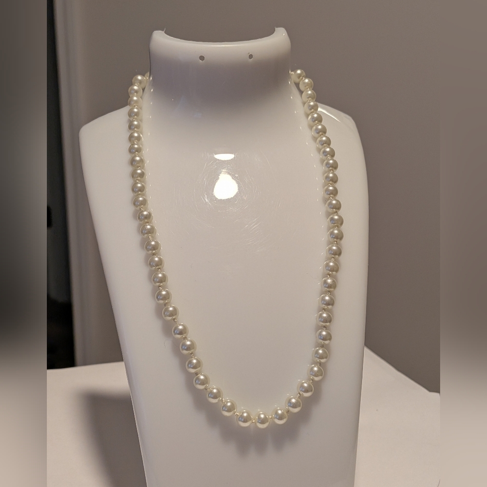 White Faux Pearl Choker Necklace